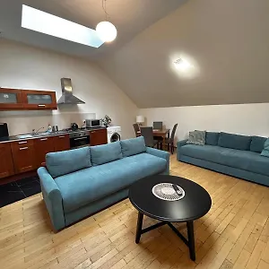 https://golden-apartment-with-lift.krakowhotelspoland.com